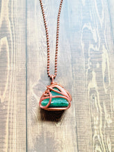 Load image into Gallery viewer, Green Aventurine Pyramid Pendant
